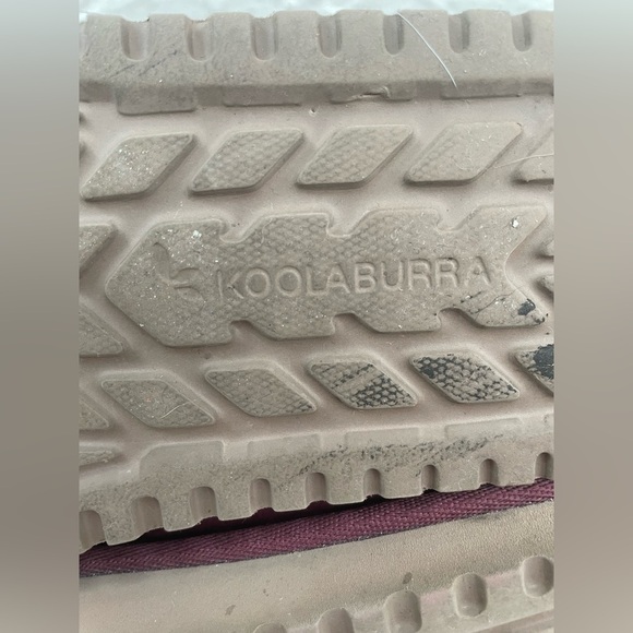 Kookaburra By Ugg  Maroon Jordan’s Short Boots With Side Button; size 8 - Picture 7 of 7